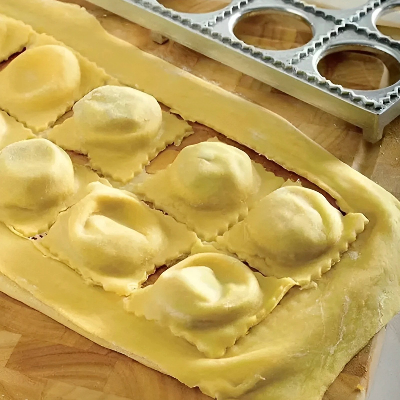 Dumpling Mold 12 Holes Ravioli - Kitchen Gadgets That Make Life Easier 评论和价格